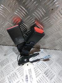 Attache ceinture arriere droit