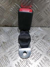 Attache ceinture arriere droit