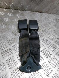 Attache ceinture arriere droit