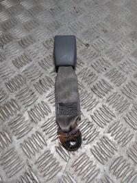Attache ceinture arriere droit