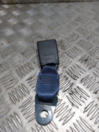 Attache ceinture arriere droit