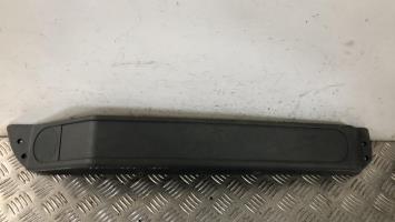 Vide poche avant gauche