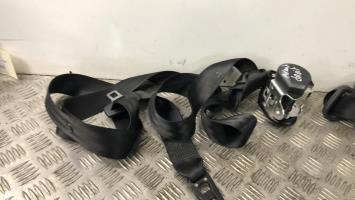 Ceinture avant droit