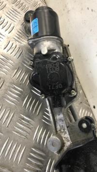 Moteur essuie glace avant