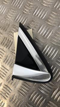 Baguette de porte avant droite