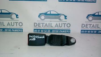 Attache ceinture arriere droit