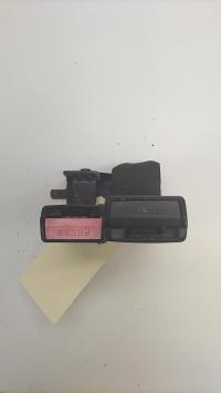 Attache ceinture arriere droit