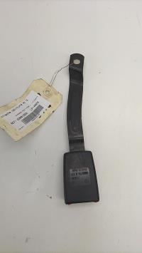 Attache ceinture avant gauche