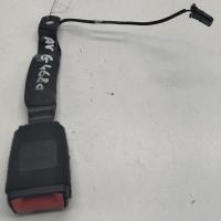 Attache ceinture avant gauche