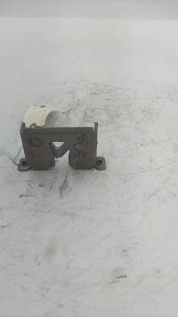 Serrure de capot