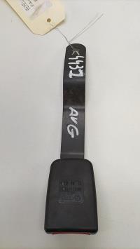 Attache ceinture avant gauche