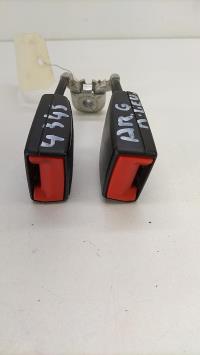Attache ceinture arriere centrale
