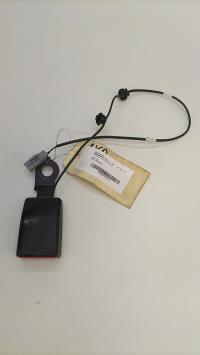 Attache ceinture avant droit