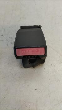 Attache ceinture arriere centrale