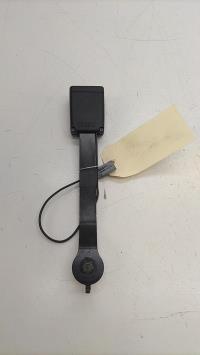 Attache ceinture avant droit