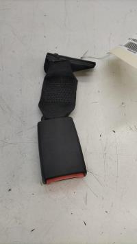 Attache ceinture arriere centrale