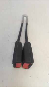 Attache ceinture arriere droit