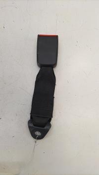 Attache ceinture arriere centrale