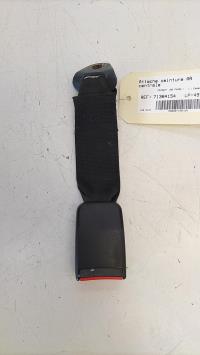 Attache ceinture arriere centrale