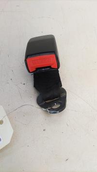 Attache ceinture arriere droit