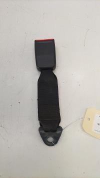 Attache ceinture arriere droit