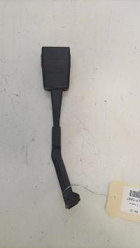Attache ceinture avant droit