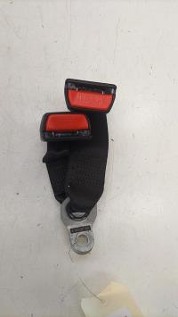 Attache ceinture arriere droit
