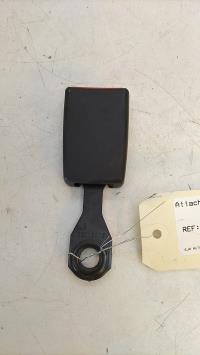 Attache ceinture avant gauche