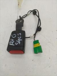 Attache ceinture avant gauche