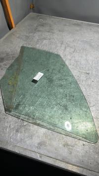 Vitre avant gauche