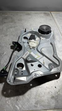 Leve vitre electrique avant gauche