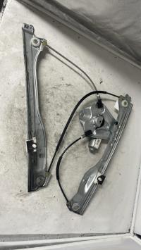 Moteur leve vitre avant droit