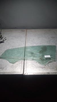 Vitre avant gauche