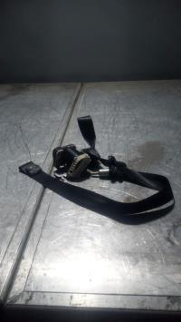 Attache ceinture avant droit