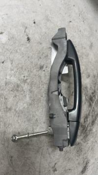 Poignee porte avant gauche