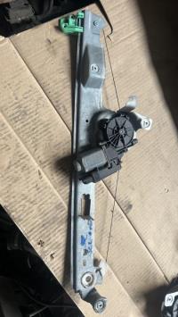 Leve vitre electrique avant droit