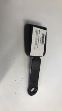 Attache ceinture avant gauche