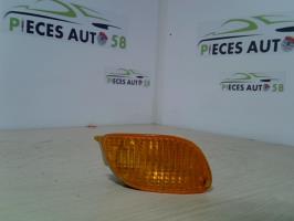 Optique avant secondaire droit (feux)(clignotant)