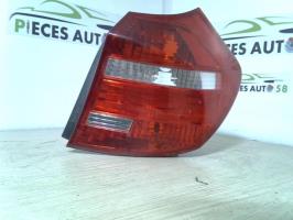 Feu arriere principal droit (feux)