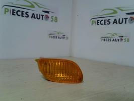 Optique avant secondaire droit (feux)(clignotant)