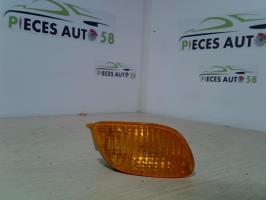 Optique avant secondaire droit (feux)(clignotant)