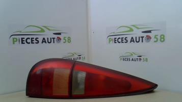 Feu arriere principal gauche (feux)