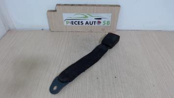 Attache ceinture arriere centrale