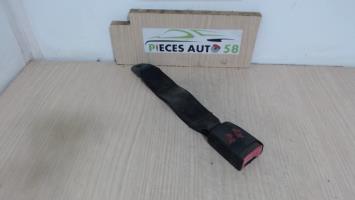Attache ceinture arriere centrale