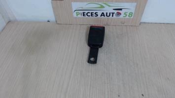 Attache ceinture avant gauche
