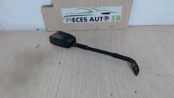 Attache ceinture avant gauche