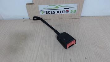 Attache ceinture avant droit