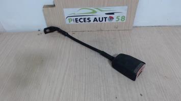 Attache ceinture avant droit