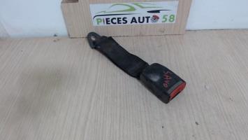 Attache ceinture arriere droit