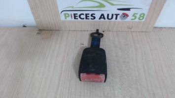 Attache ceinture avant gauche